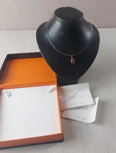 Très beau collier câble avec pendentif ambre, en argent massif