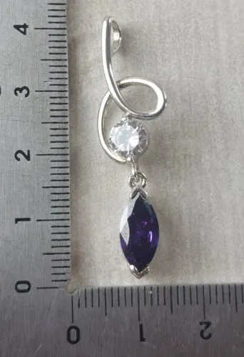Très beau pendentif pierre mauve et strass, en argent massif