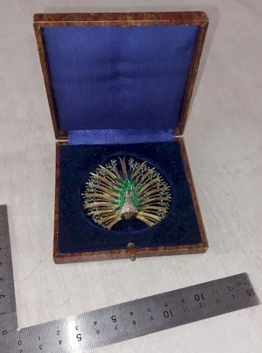 Très belle ancienne broche, en métal doré, forme paon, Jomaz