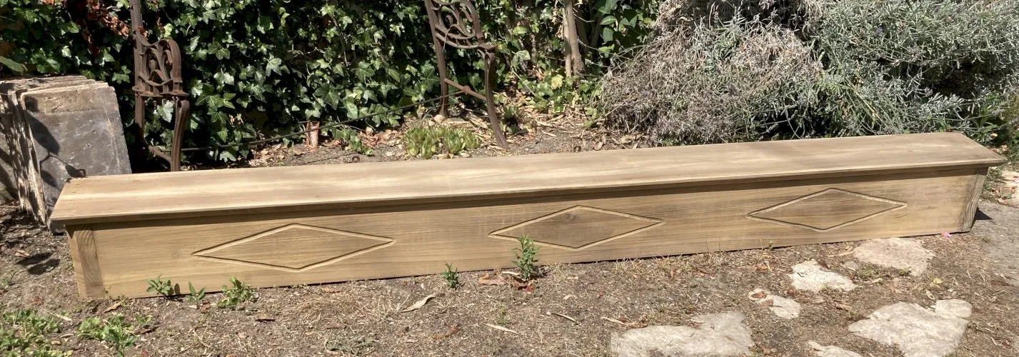 Très grande et longue étagère en bois brut - 2m40