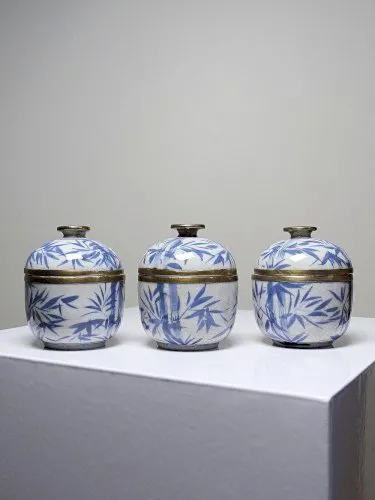 Trio de Gaiwans, petites tasses à thé couvertes chinoises porcelaine peinte main