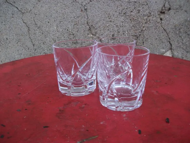Trois verres en cristal de Sèvres