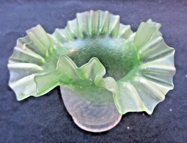 Tulipe de lampe Art Déco à griffe, verre vert anis plissé, fleur à 4 pétales