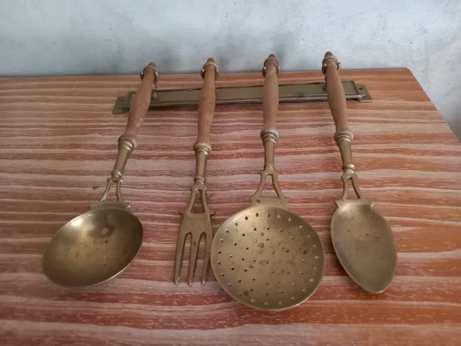 Ustensile de cuisine en laiton