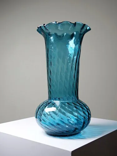 Vase en verre soufflé ancien art nouveau turquoise