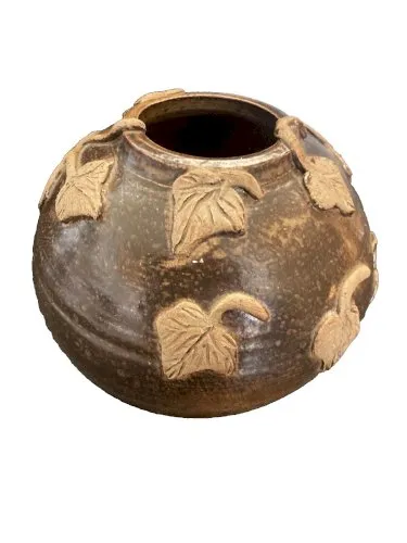 Vase forme boule en grès à décor de feuillage signature à déchiffrer potier