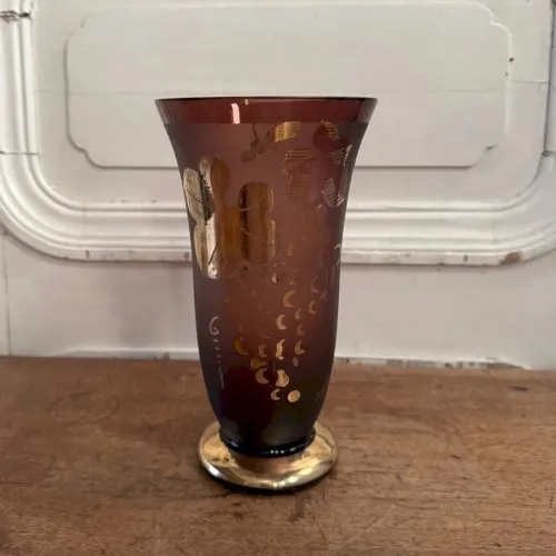 Vase givré Shneider fond rose rehaussé de feuilles de vigne dorées M3620