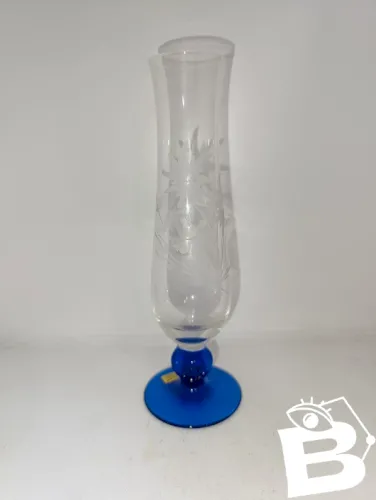 vase grave à decor floral signé Sonja Schlenz en bon etat