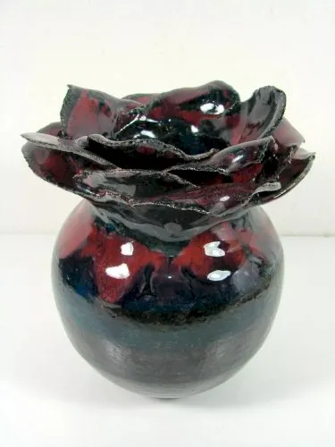 Vase Grès Emaillé Décor Flammé Irisé Col en Forme de Rose Signature à Déchiffrer