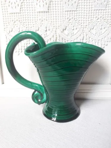 Vase pichet barbotine verte