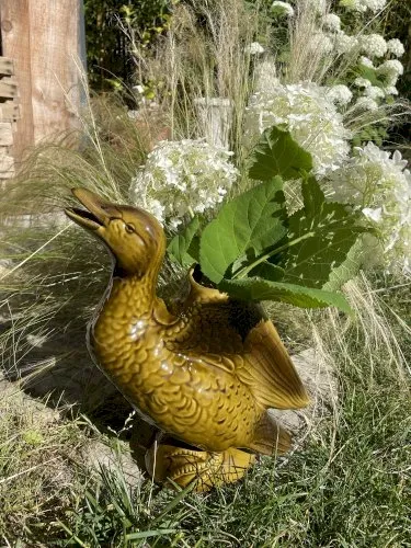 Vase - pichet zoomorphe vert kaki