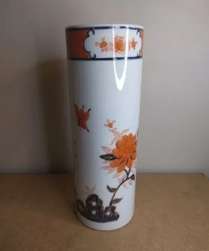 Vase Rouleau Décor Floral Signe Décorateur Hong Kong En Porcelaine(made in chiner )