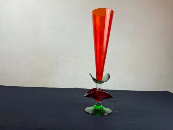 vase soliflore designer et signée par Carlo Moretti 1995 en verre de Murano