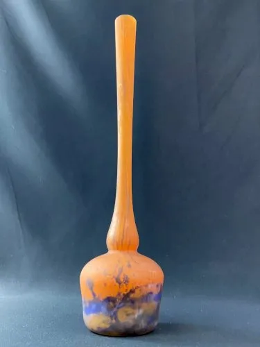 Vase soliflore en pâte de verre signé LORRAIN