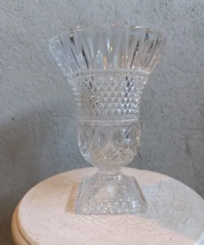 Vase style medicis en cristal taille en bon etat (made in chiner)