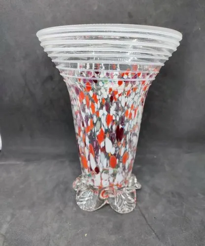 Vase typique style murano avec incrustation de couleur en bon etat(made in chiner )