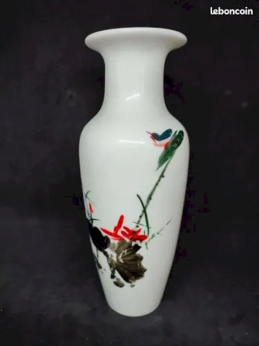 Vase vintage en opaline à decor floral en bon etat (made in chiner)