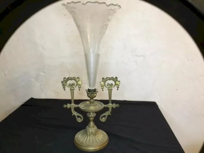 VASES BOUQUETIÈRES EN CRISTAL ET BRONZE XIX ÉME SIÈCLE