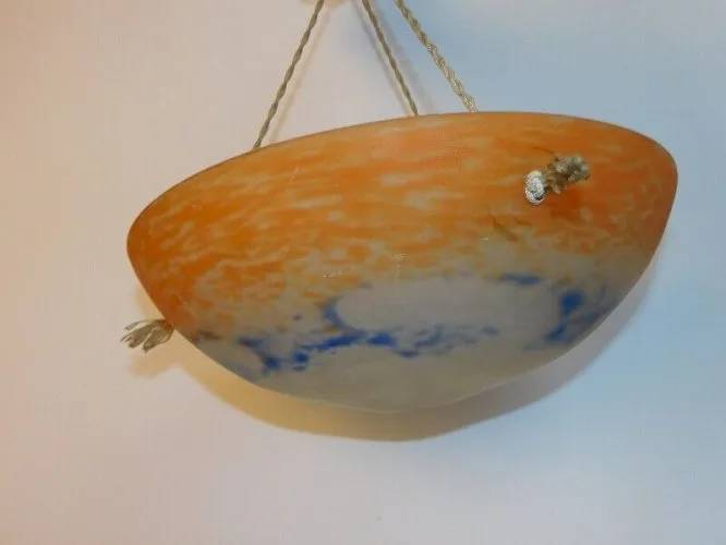 VASQUE DE PLAFONNIER EN PATE DE VERRE ORANGE ET BLEU SIGNEE