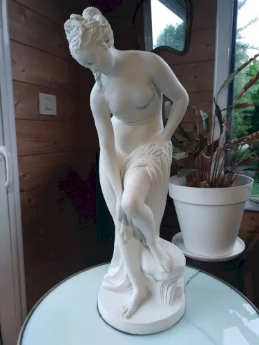 Vénus Au Bain par ALLegrain .Grand Biscuit De Porcelaine. Fin XIXe Siècle