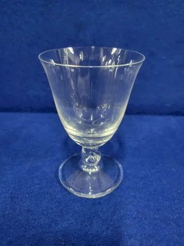 VERRE A DIGESTIF EN CRISTAL DAUM FRANCE