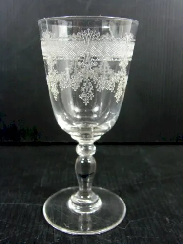 Verre à Porto en Cristal Gravé Guirlandes Baccarat pas Signé H - 11 cm