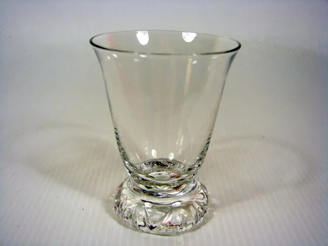 Verre à Vin Blanc Modèle KIM en Cristal Signé Daum France, H - 7,4 cm