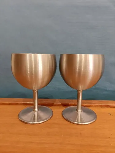 verre a vin en acier inoxydable