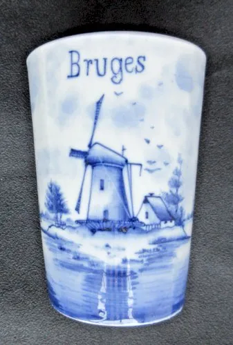 Verre de toilette en céramique, décor DELFT, inscription BRUGES, Bateau, Moulin