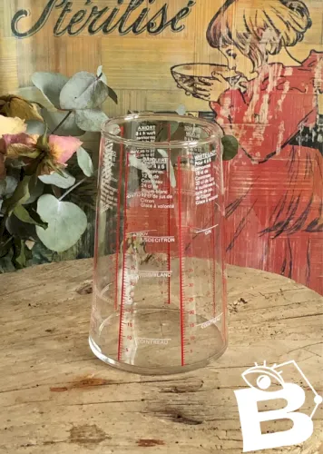 Verre doseur à cocktail avec 7 recettes