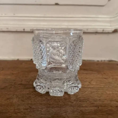 Verre en cristal taillé avec inclusion XIXe représentant la Vierge M3619