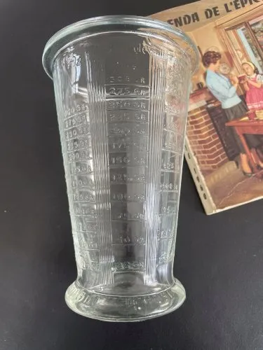 Verre mesureur ancien MOUGIN