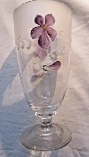 Verre sur pied, incolore, émaillé de violettes, Art Déco