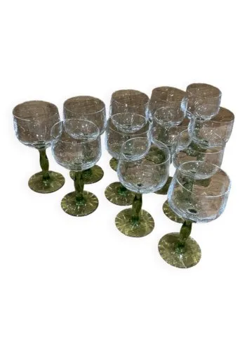 Verre vintage pied vert