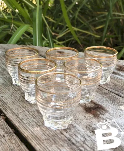 Verres à liqueur vintage