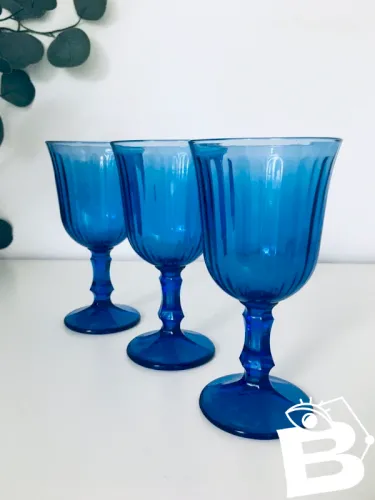 Verres à pied vintage