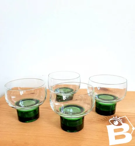 Verres à pieds années 70