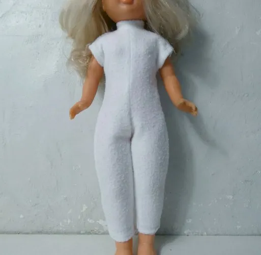 vêtement pour poupée Nancy de Famosa muneca vintage combi blanche