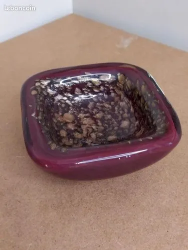 Vide de poche en verre avec incrustation de paillètte , sans doute vers 1960-1970 en bon etat