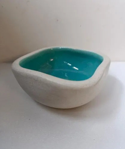 Vide poche année 50 signé Keramos en bon etat (made in chiner)