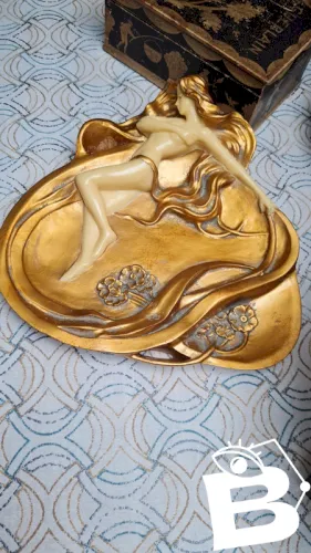 Vide poche art nouveau - en résinevide poche bijoux