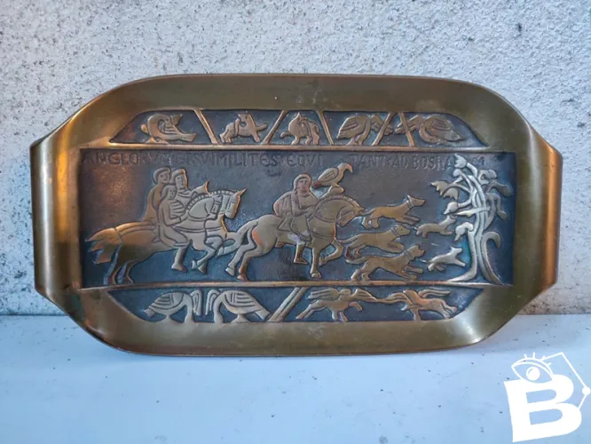 vide poche en bronze a decor de chasse a cour de fabrication danoise signé AEDEL Malm en bon etat