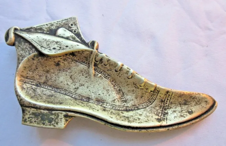 Vide-poche en bronze doré, soulier de femme, vers 1900