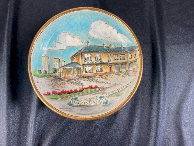 Vide poche EN EMAUX DE LONGWY ( HAGONDANGE )