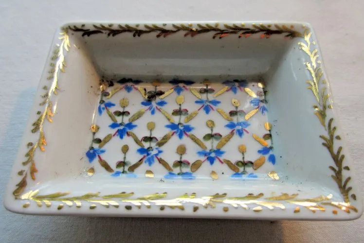 Vide-poche ou porte savon, décor bleu et Or, porcelaine Limoges signé S. LUGAN