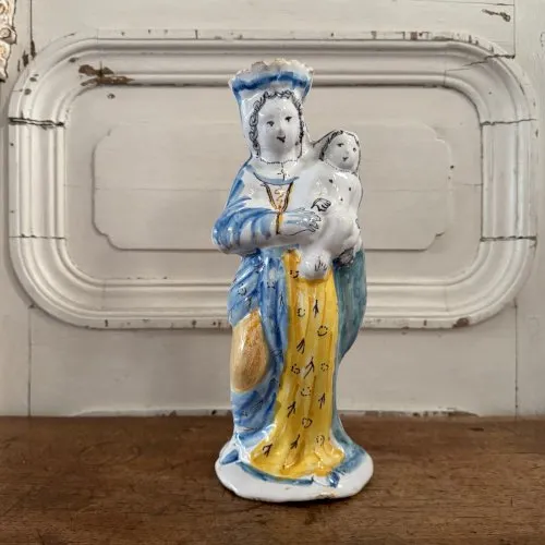 Vierge d'accouchée du XVIIIe en faïence de Nevers M3614
