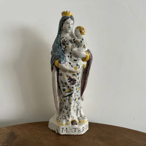 Vierge d'accouchée en faïence XVIIIe Mater Dei M3498