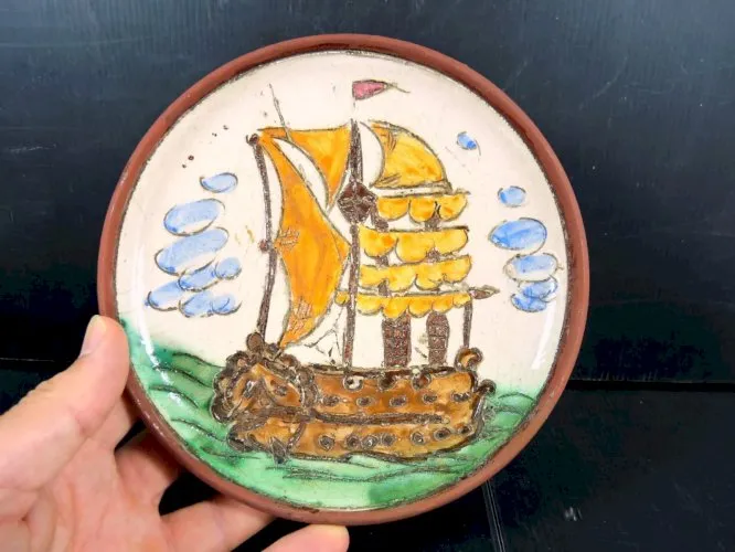Vintage Assiette Faïence Décor Scarifié Bateau Voilier Marine par Cerart Monaco