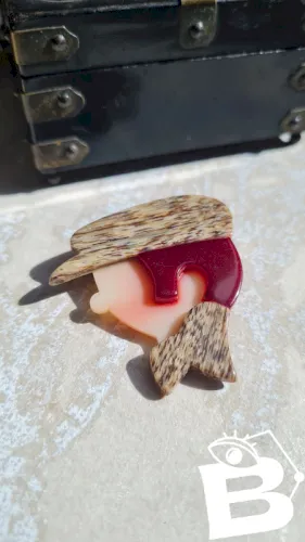 Vintage Bijou de créateur Broche Léa Stein Gavroche casquette chauffeur