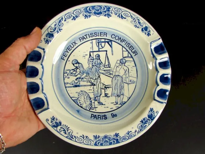 VINTAGE CENDRIER PUB FEYEUX PATISSIER CONFISEUR PARIS 9e Peint signé D-21 cm